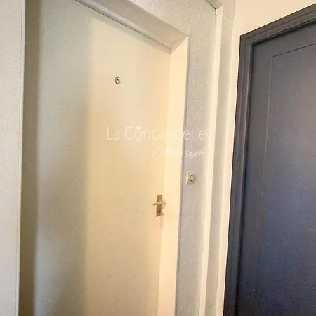 Th 23 - Vue Sur Le Port * Le Treport